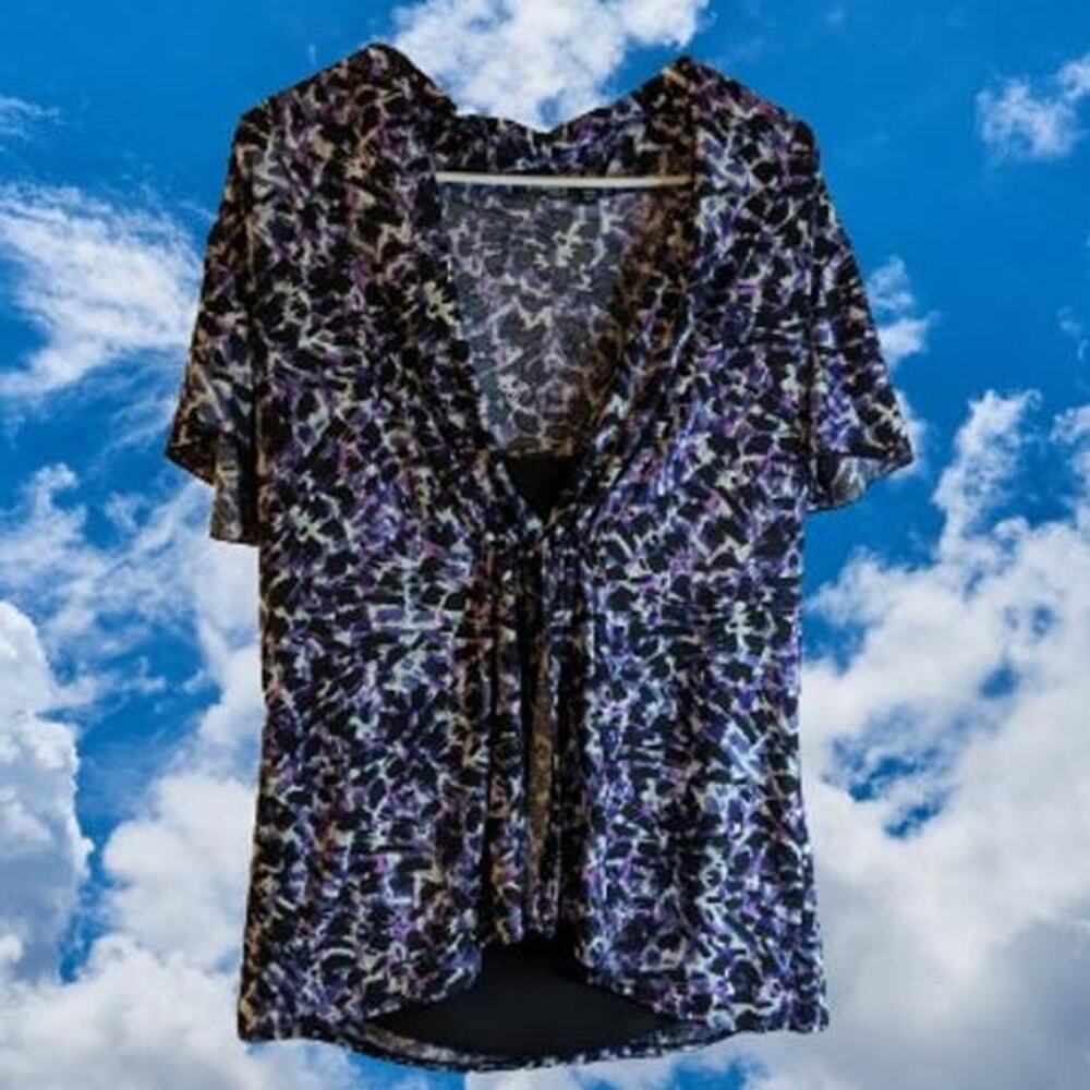 Elementz Woman 1X short sleeve purple black white polyester blend stretch top.